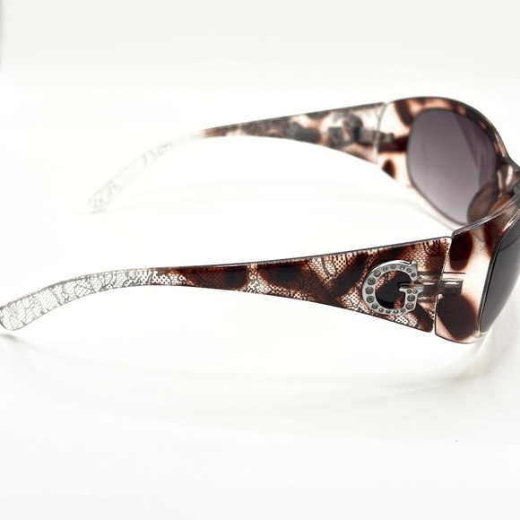 Guess “Leo” Sunglasses main image 5